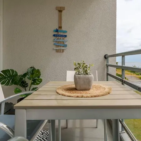 Regiostyle-apartment-mit-meerblick-balkon-strand